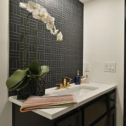 Color Wheel Mosaic Black Straight Joint 1X6 Glossy - aukqh9w6cuf7xkfutm20@2x.jpg