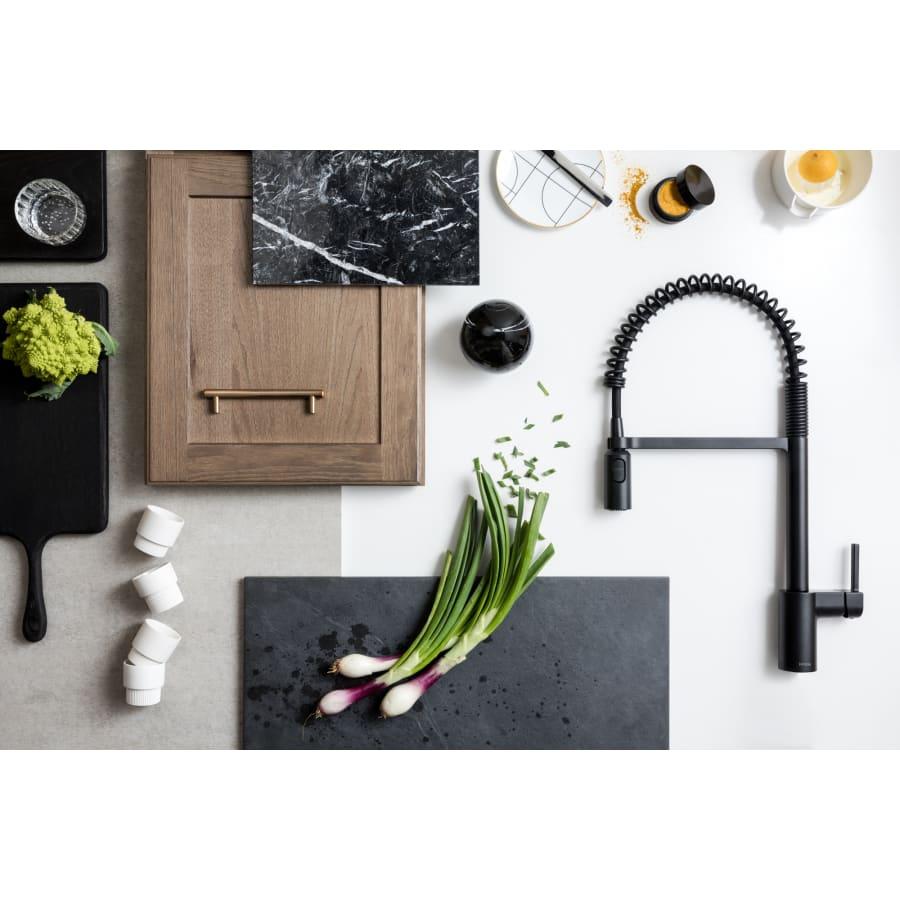 Align 1.5 GPM Single Hole Pre-Rinse Pull Down Kitchen Faucet with Power Boost - av0ktp0mrafn0vrguton@2x.jpg