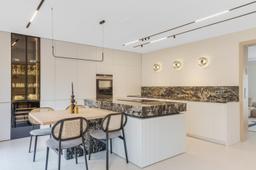 Amelia Ridge - ayt4isukdqvx5lrt8ak2@2x.jpg