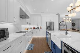Bianco Calacatta - bbzyhcasnlcogpwymphn@2x.jpg