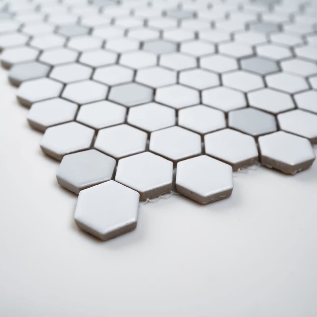 1x1 White and Grey Hexagon - c5cpdbu8rg3liyohfmoo@2x.jpg