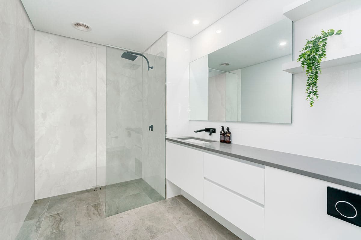 Quebec Onyx - c82vvt7tyyjxkga3ebkp@2x.jpg