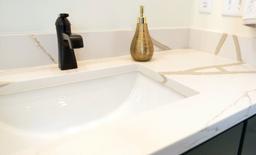Calacatta Belleza - cghl8za4wsk3f3mdnosz@2x.jpg