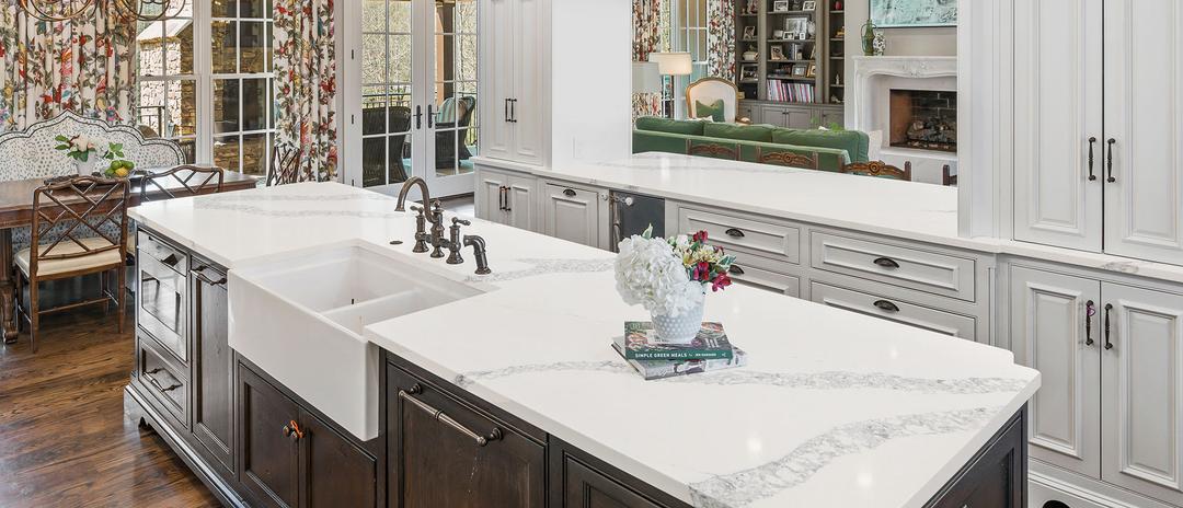 Calacatta Venice® - cjbz3gisyq78kcx4euk2@2x.jpg