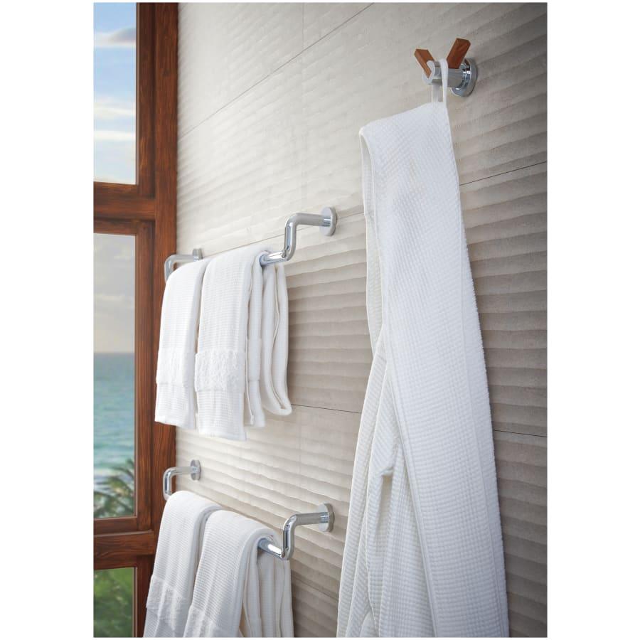 Litze 30" Towel Bar - cwqtmrh1cpy4noxcnjn1@2x.jpg