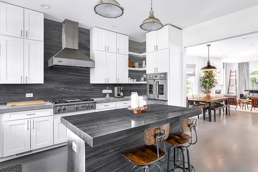 PLATINUM GRAY QUARTZITE - cyz6gjnv9hrkmrhyoqwx@2x.jpg