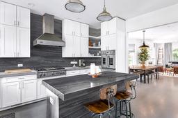 PLATINUM GRAY QUARTZITE - cyz6gjnv9hrkmrhyoqwx@2x.jpg