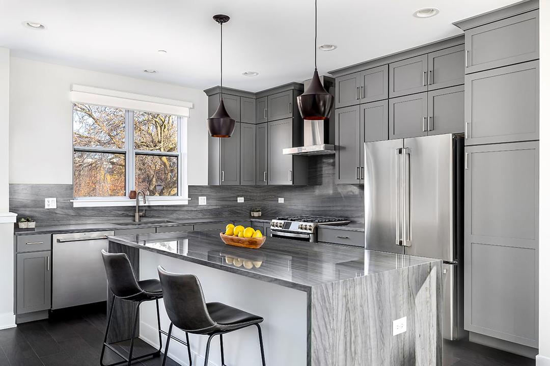 PLATINUM GRAY QUARTZITE - dstb3fwtm1abc7zpt5dg@2x.jpg