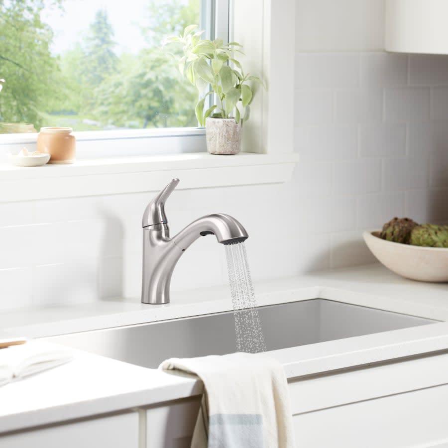 Jolt 1.5 GPM Single Hole Pull Out Kitchen Faucet - dy3wpx09ln1qdf3ngyr4@2x.jpg