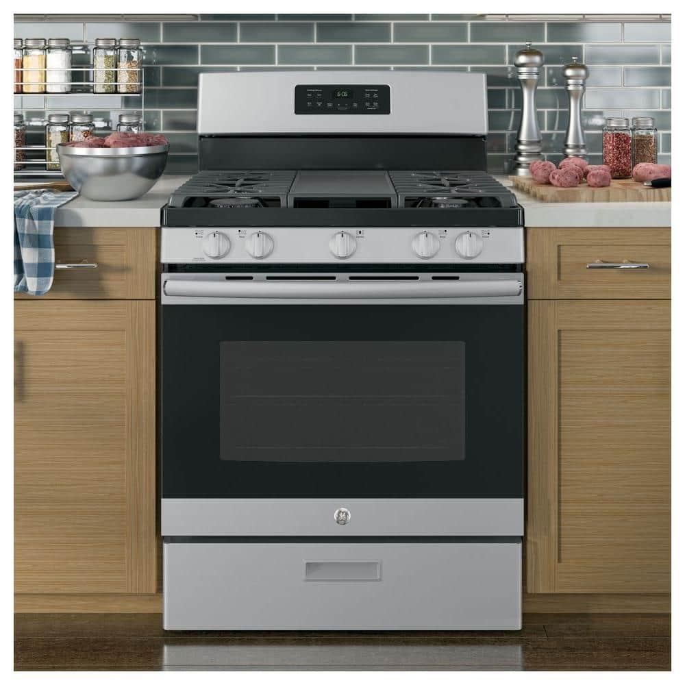 Ge® 30" Free-Standing Gas Range - epf5elshxiukdvrbylm4@2x.jpg