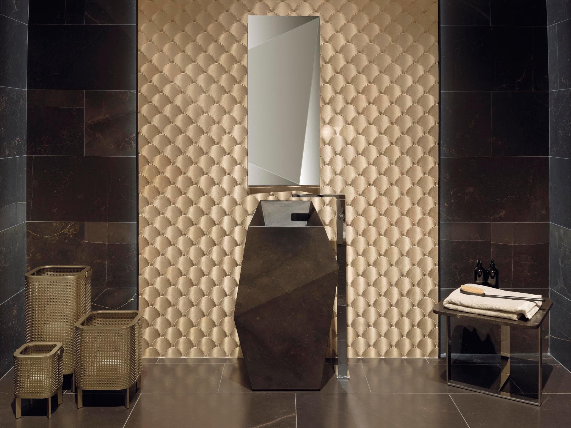 GRAVITY ALUMINIUM SHELL GOLD - epkj3xeeisb6ibot7tv6@2x.jpg