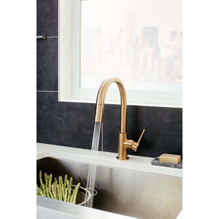 Trinsic Pull-Down Kitchen Faucet with Magnetic Docking Spray Head - Includes Lifetime Warranty - euhmhmx8supi6xsftaqa@2x.jpg