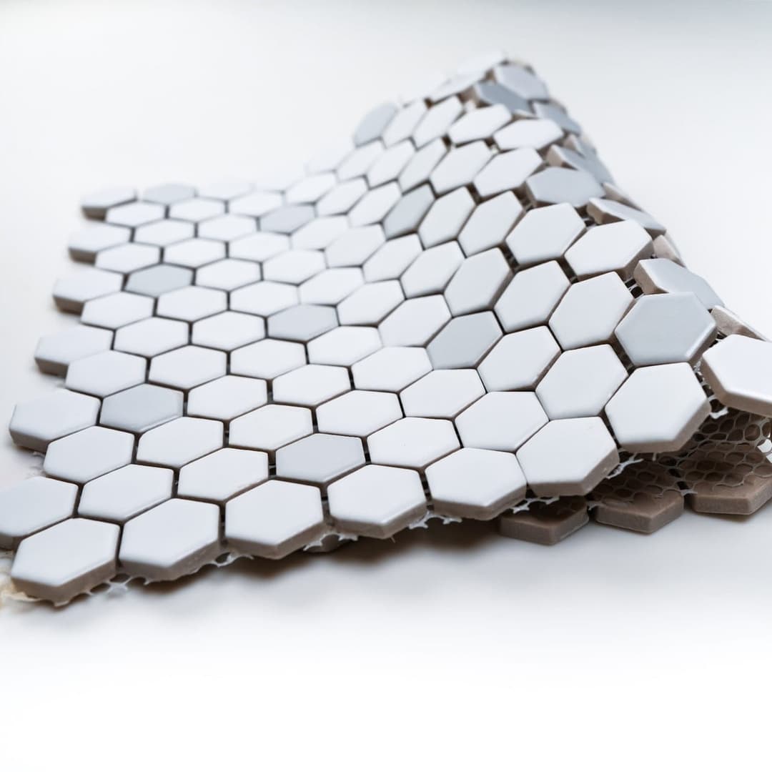 1x1 White and Grey Hexagon - eydtxivajbejhnt4tizi@2x.jpg