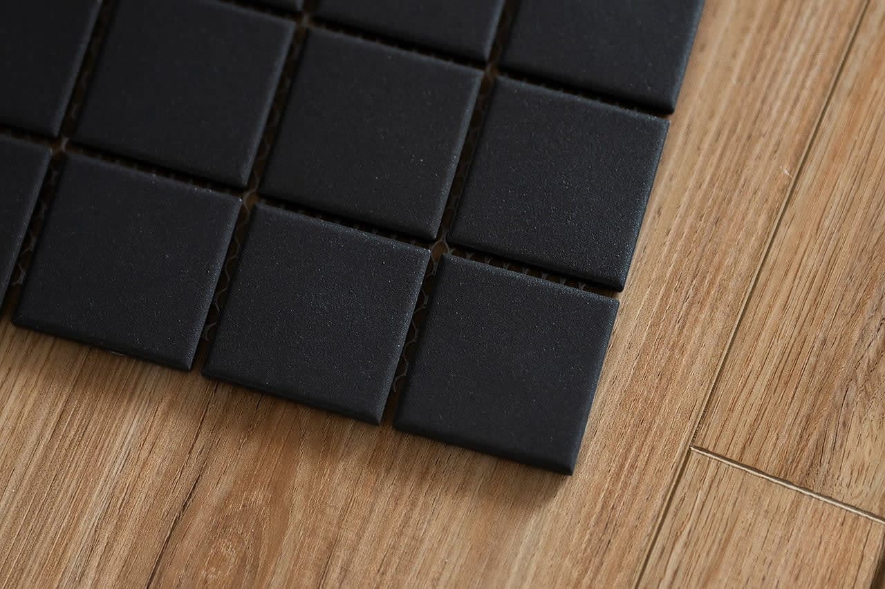 2x2 Black Square - fgdstmel2mlt7fwpiefk@2x.jpg