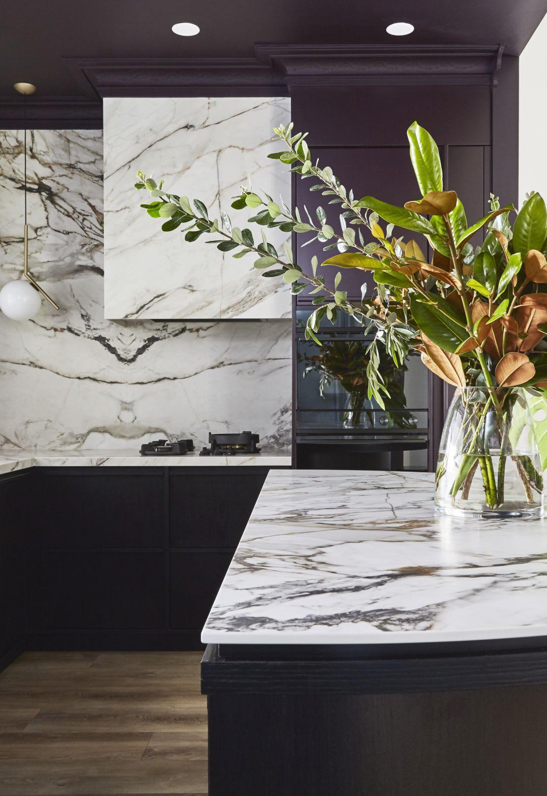 Calacatta Luxe - fv7uzspexolw1hnkyk9p@2x.jpg