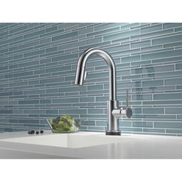 Trinsic Pull-Down Bar/Prep Faucet with On/Off Touch Activation, Magnetic Docking Spray Head, and Optional Base Plate - Includes Lifetime Warranty (5 Year on Electronic Parts) - gaxforwfdg12lwsjl3gd@2x.jpg