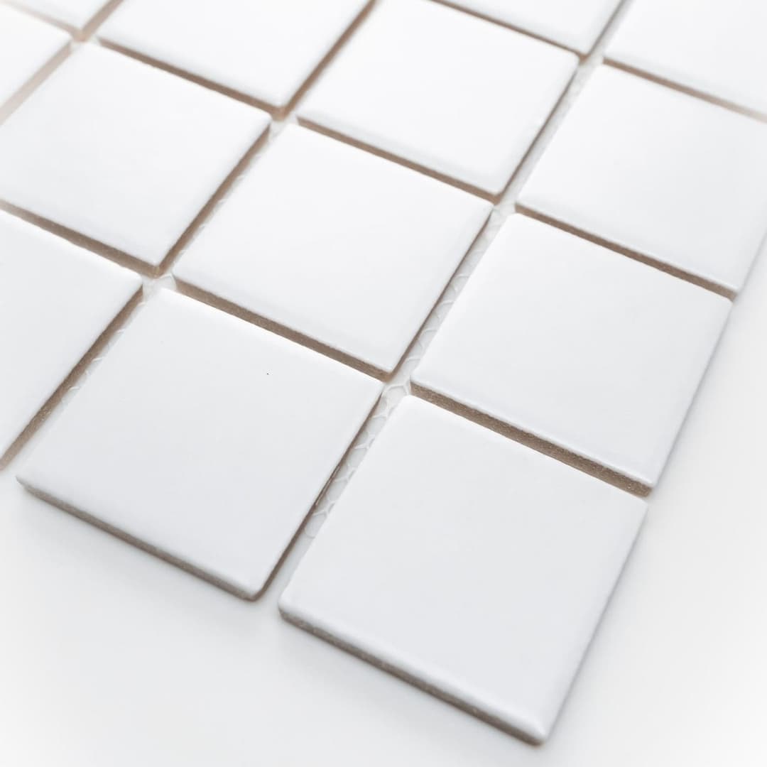 2x2 White Square - ghqxwh7bnjvndplwukkb@2x.jpg