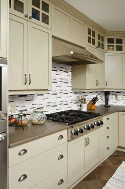 Moderno Blanco Interlocking Pattern 8mm - gq6iqv73tnp3e30wxpj0_x500.jpg
