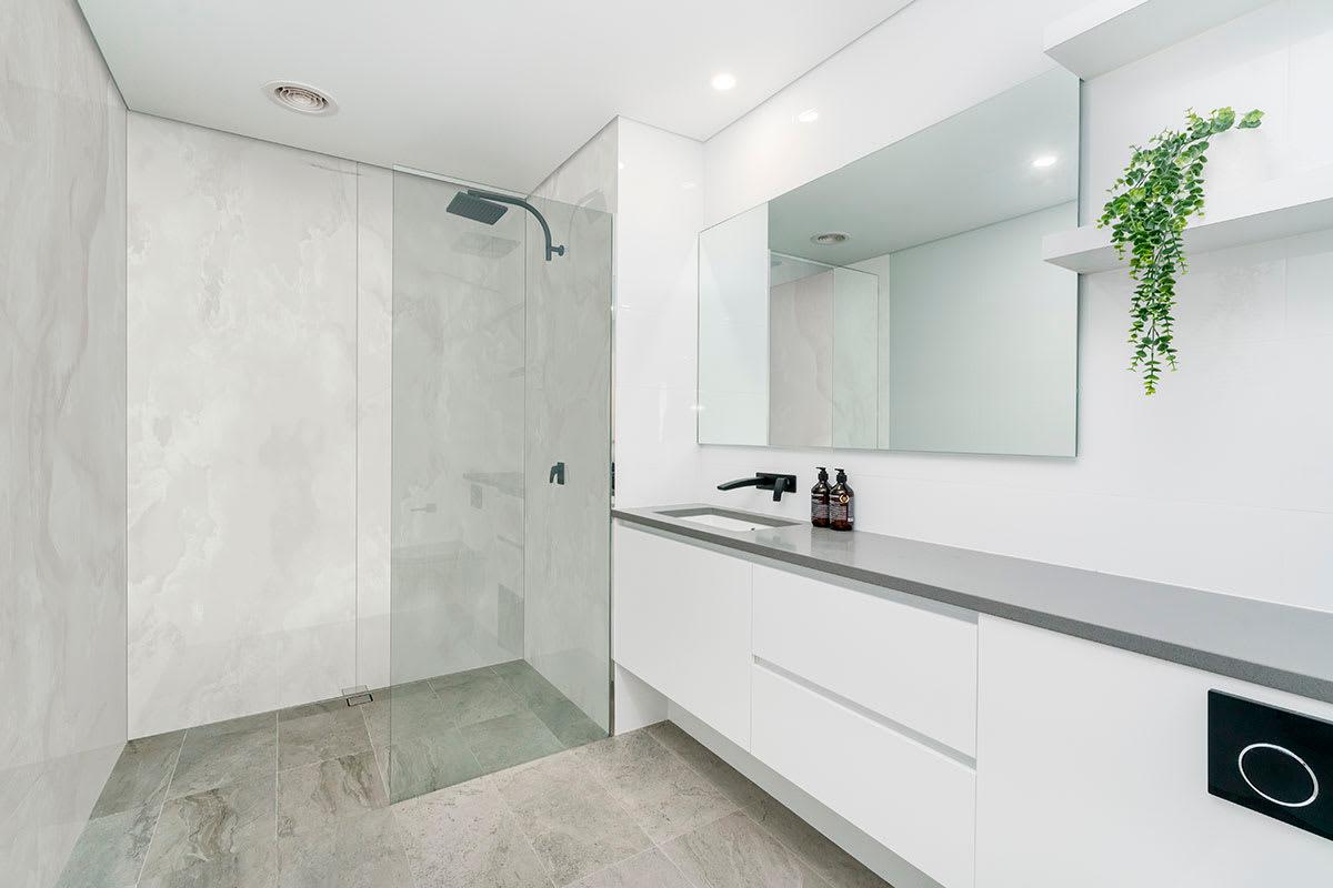 Quebec Onyx - gumhc1u0ykj2wlfedtmx@2x.jpg