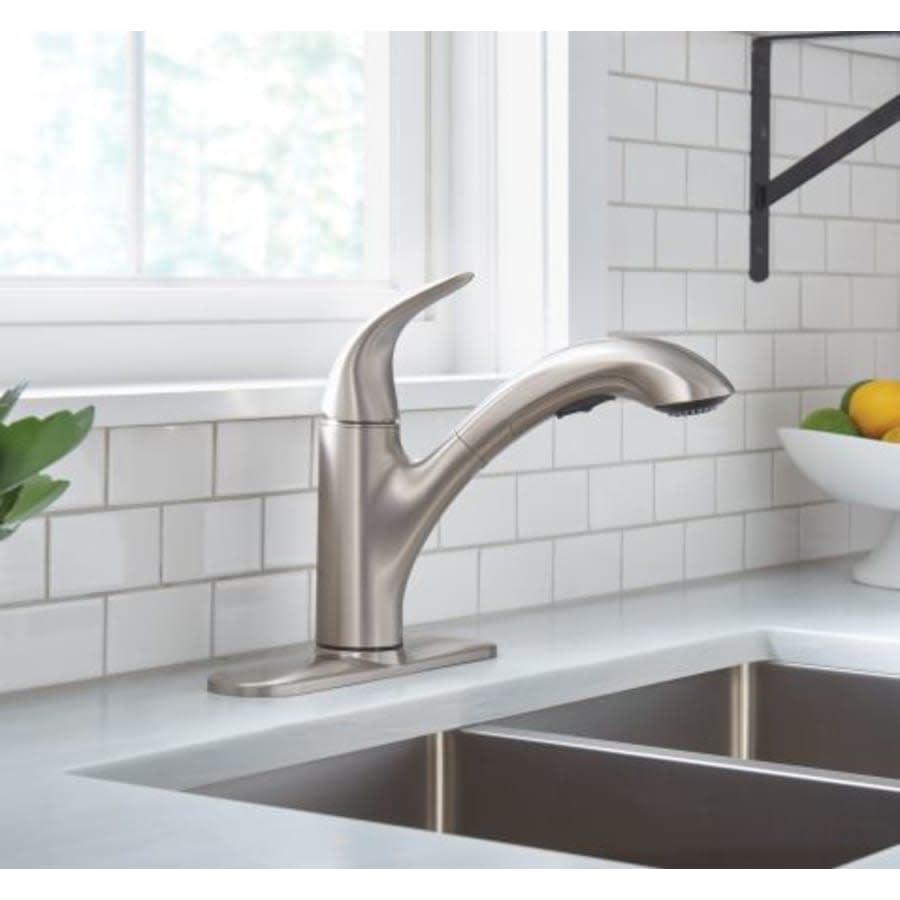 Medina Single Handle Kitchen Faucet with Pullout Spray - gupxucnjgcmlvs4tokjk@2x.jpg