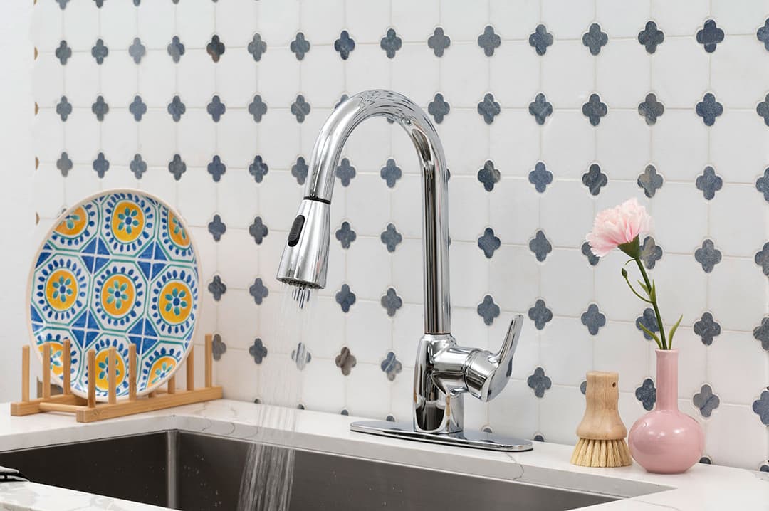 1 Handle Pull-Out Sprayer Kitchen Faucet - 802 Chrome - hrqm9vfwwlj7hxhqob0w@2x.jpg