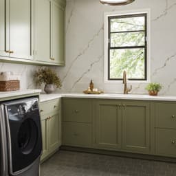 Lincoln Gold - ib78lovh51yn6yvqptjh@2x.jpg