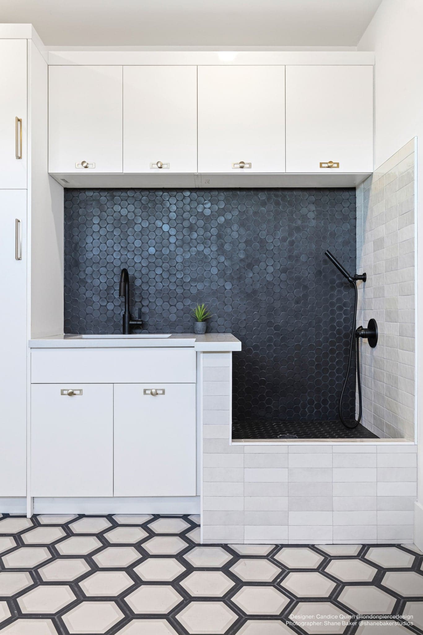 Makoto 2" Round Matte Porcelain Mosaic Tile in Kuroi Black - j12p0g2sreut4wgwbhig@2x.jpg