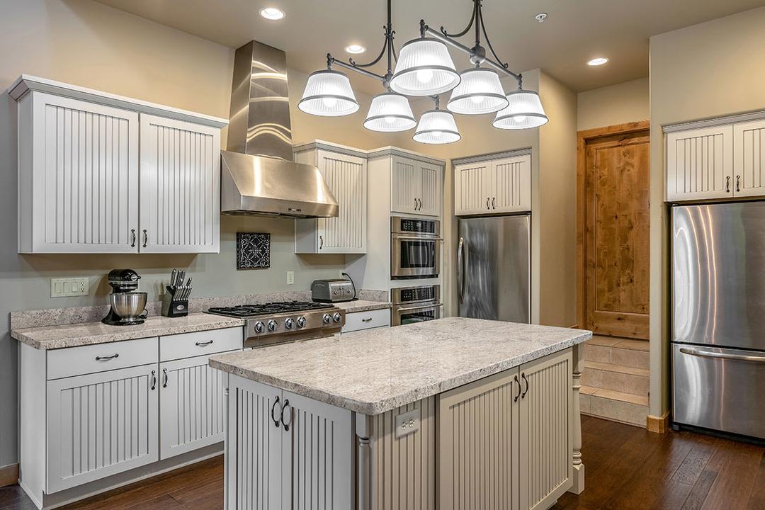 Salinas White Granite - jpmxfb3alzthmwuvnblf@2x.jpg