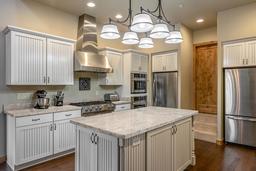 Salinas White Granite - jpmxfb3alzthmwuvnblf@2x.jpg