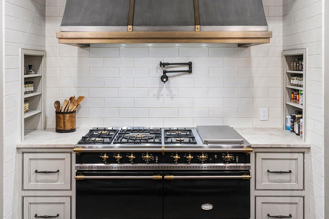Allure Quartzite - jq4sqbr7f5fxpjcyaxbe@2x.jpg