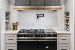 Allure Quartzite - jq4sqbr7f5fxpjcyaxbe@2x.jpg
