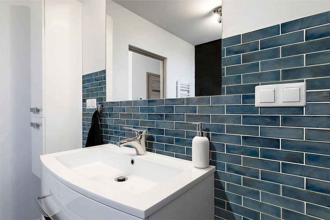 Blue Shimmer Glass Subway Tile - jsrzqmkpnxto964qejgf@2x.jpg