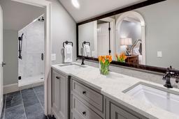 White Carrara Marble - krelbh1yjqtz4guyjupc@2x.jpg