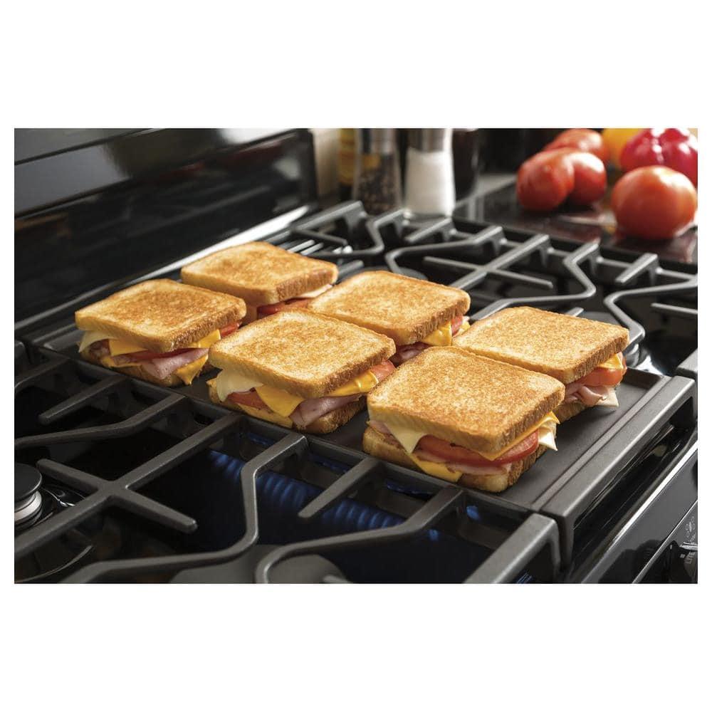 Ge® 30" Free-Standing Gas Range - l0n12xzcdm1hnoi0rz4d@2x.jpg