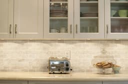Aria Oro - l3mpgx6ytmrsk7kbsacr@2x.jpg