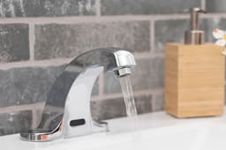 Touch-less Infrared Sensor Bathroom Faucet - 421 Chrome - lmgyk2kibnb7xavmpblz@2x.jpg