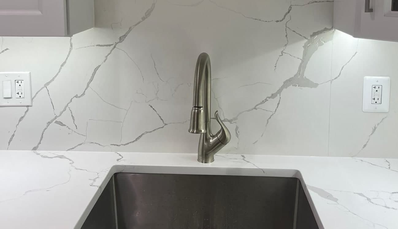 Calacatta Super Bella Super Jumbo (Bookmatched) - lyheggmdzushdjwqrqfc@2x.jpg