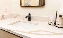 Calacatta Belleza - m6pjnqcxjikmu4j4slac@2x.jpg