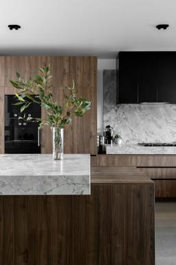 Venato Carrara - mtflcyr3gwsda8jz7rkn@2x.jpg