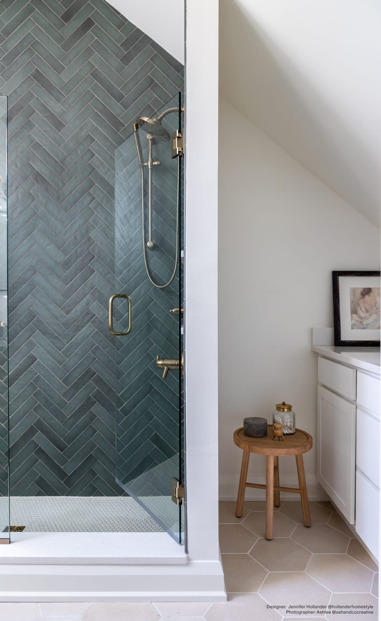 Makoto 10" x 11.5" Hexagon Matte Porcelain Tile in Momoiro Blush - ngx2givfkmrglqgg8ey9@2x.jpg