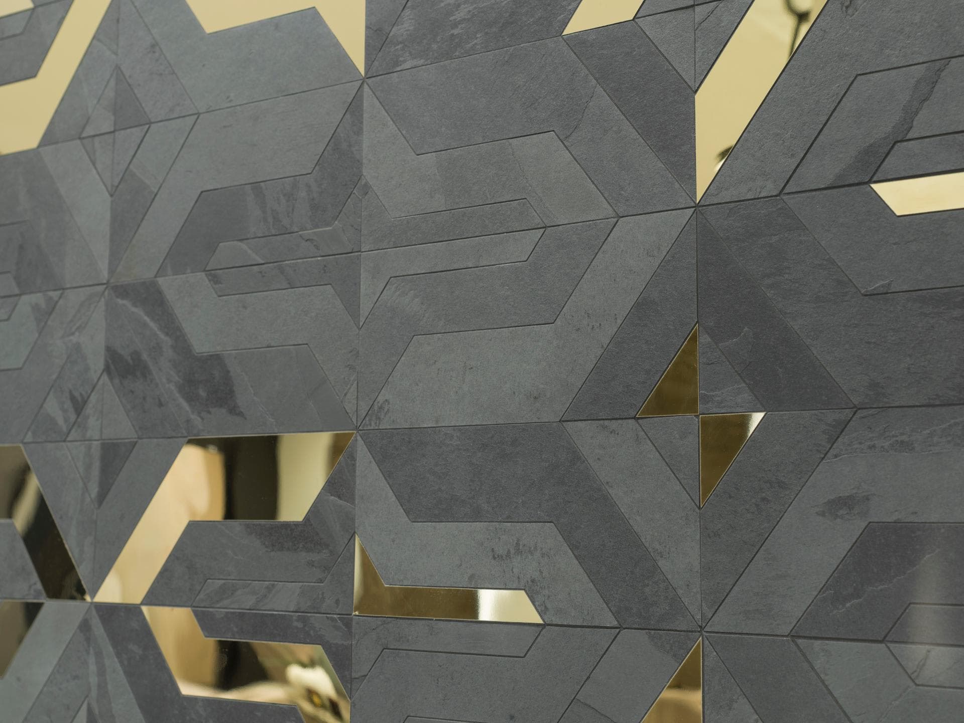 FOCUS BLACK GOLD (Make to order) - nlojbqojpzkalxlokl1w@2x.jpg