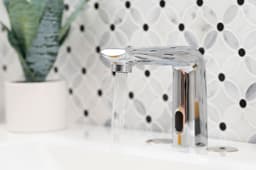 Touch-less Infrared Sensor Bathroom Faucet - 811 Chrome - oejlciltcxrmag0xddxj@2x.jpg