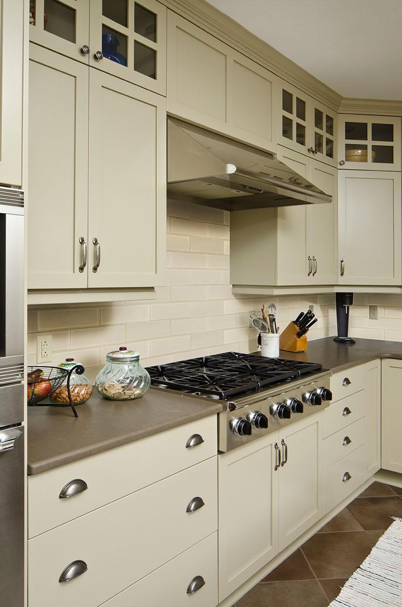 Antique White Glazed Tile - ojqs3jcqgd9pkkmdskec@2x.jpg