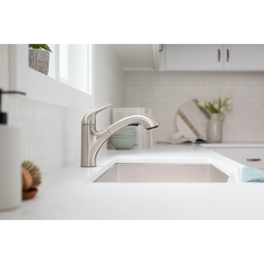 Jolt 1.5 GPM Single Hole Pull Out Kitchen Faucet - otszjctkk1yjd2q8bynb@2x.jpg
