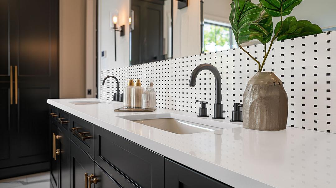 White And Black Matte Basket Weave Mosaic - pn0bdaalevojghohanvo@2x.jpg