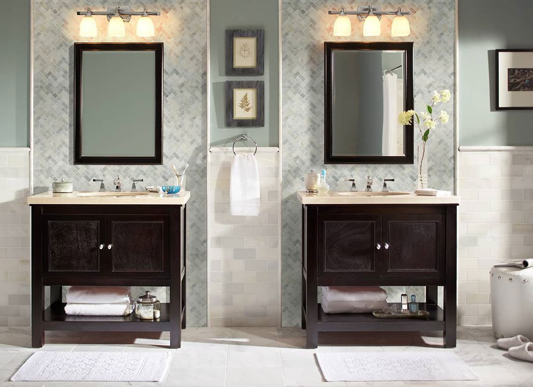 Arabescato Carrara Herringbone Pattern Honed in a Mesh - pnu94s1gawf6ymuceqhc@2x.jpg