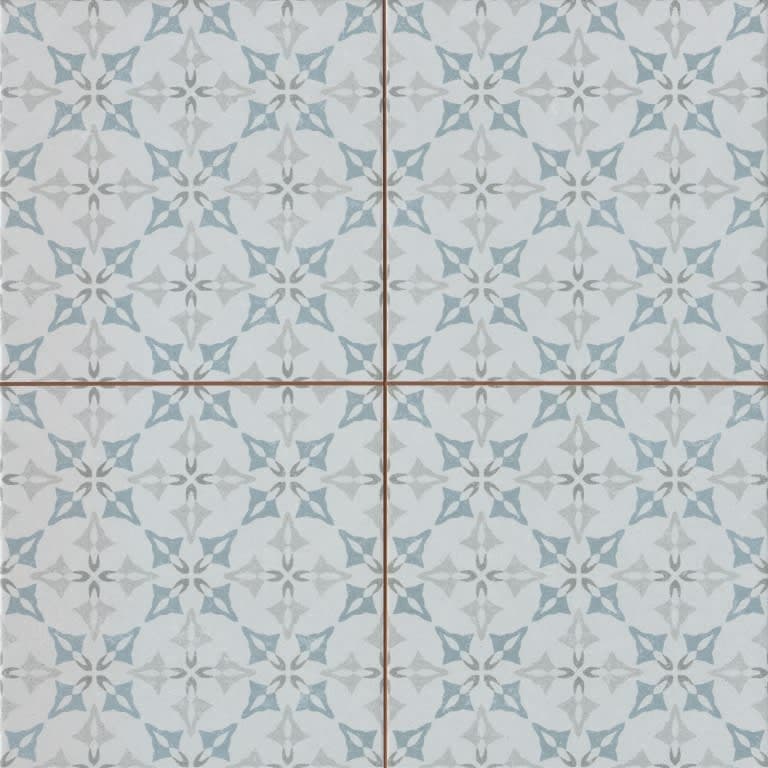REMINISCE PATIO 18X18