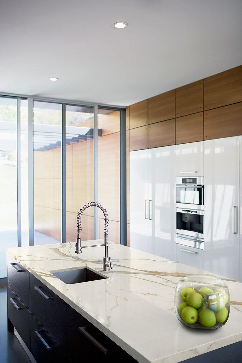 Calacatta Marbella Polished - pzmjshbc5inv95uvficb@2x.jpg