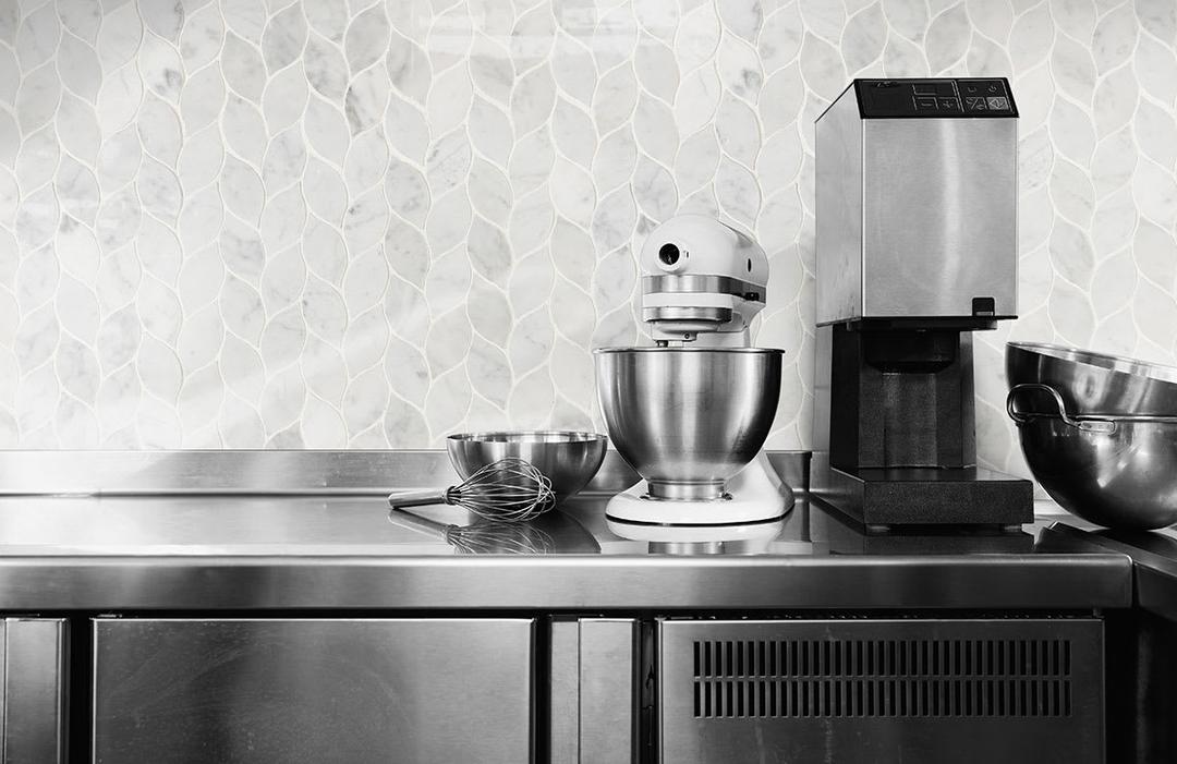 Carrara White Blanco Pattern Honed - qbsv77ewzde3dortn1os@2x.jpg