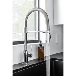 Trinsic Pre-Rinse Pull-Down Kitchen Faucet with Magnetic Docking Spray Head - Limited Lifetime Warranty - qhl2xdtsibbbawl5yno1@2x.jpg